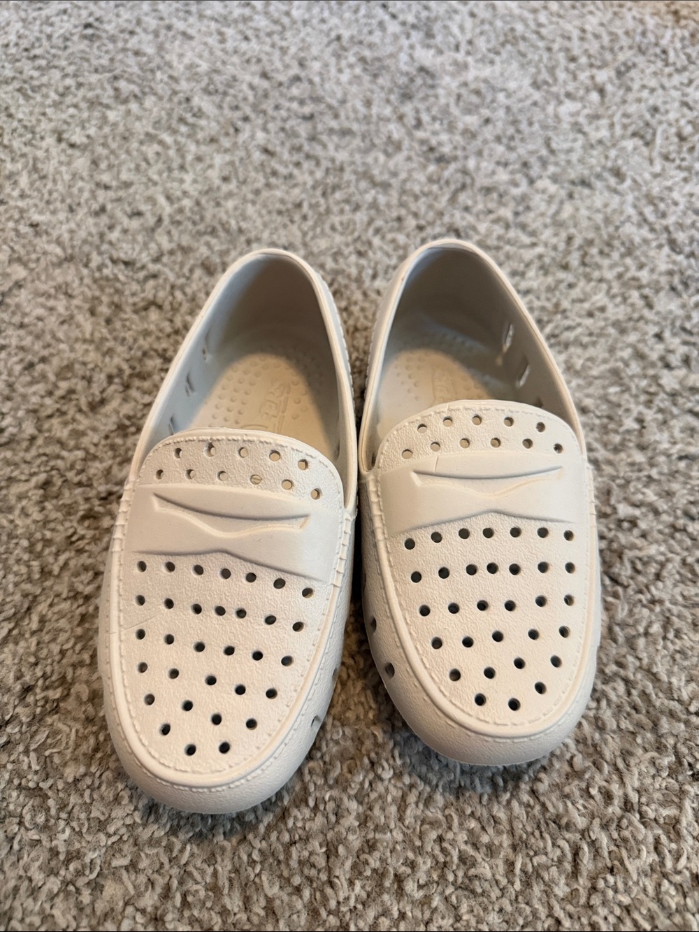 Kids Bone Floafers size 9